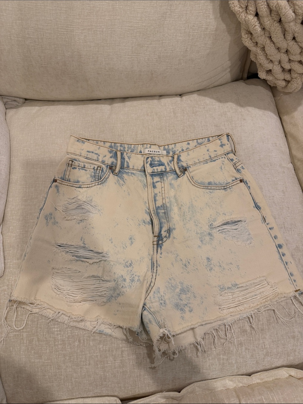 PacSun Bleached High-Rise Distressed Denim Icon Shorts - Cream & Blue